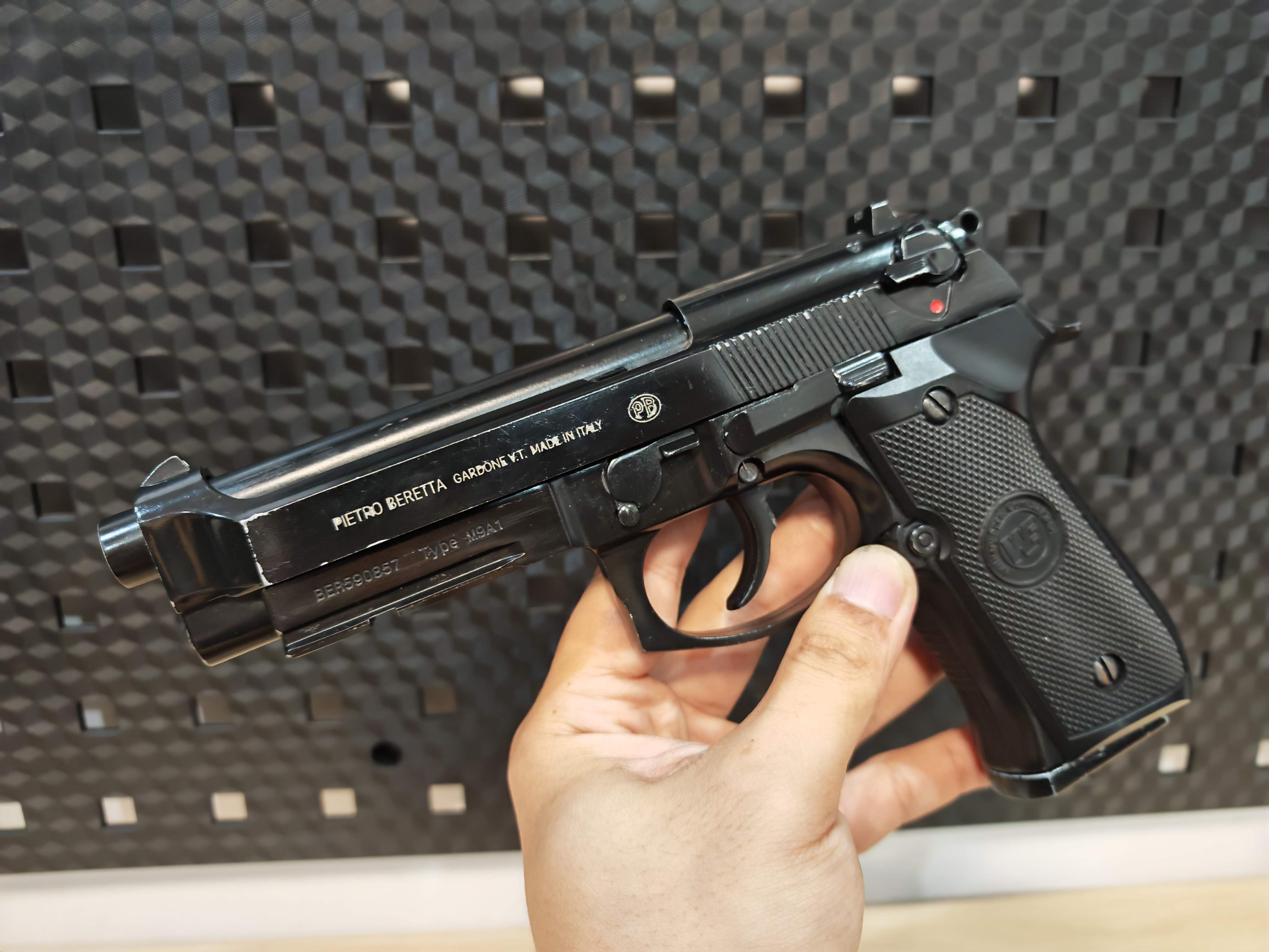 WE Beretta M9A1 โลหะทั้งตัว GBB ไต้หวัน BB Gun บีบีกัน แบบแก๊ส ปืนอัดลม มือสอง Airsoft Gun