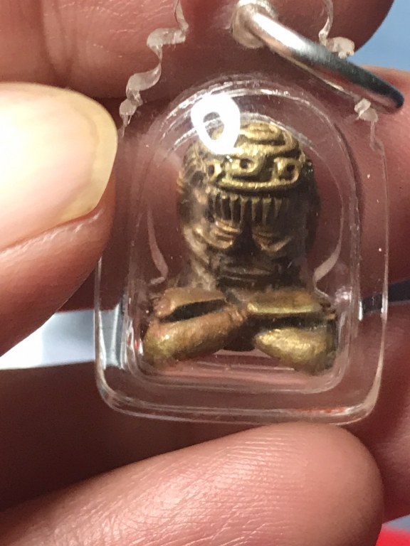 พระปิดตา โคตรเศรษฐีครูบาชัยยะวงค์ศาพัฒนา วัดพระพุทธบาทห้วยต้ม อ.ลี้ จ.ลำพูน ที่ระลึกอายุครบ 7 รอบ สร้างปี 2540 ในวาระที่หลวงปู่อายุครับ7รอบครับ เนื้อโลหะผสม