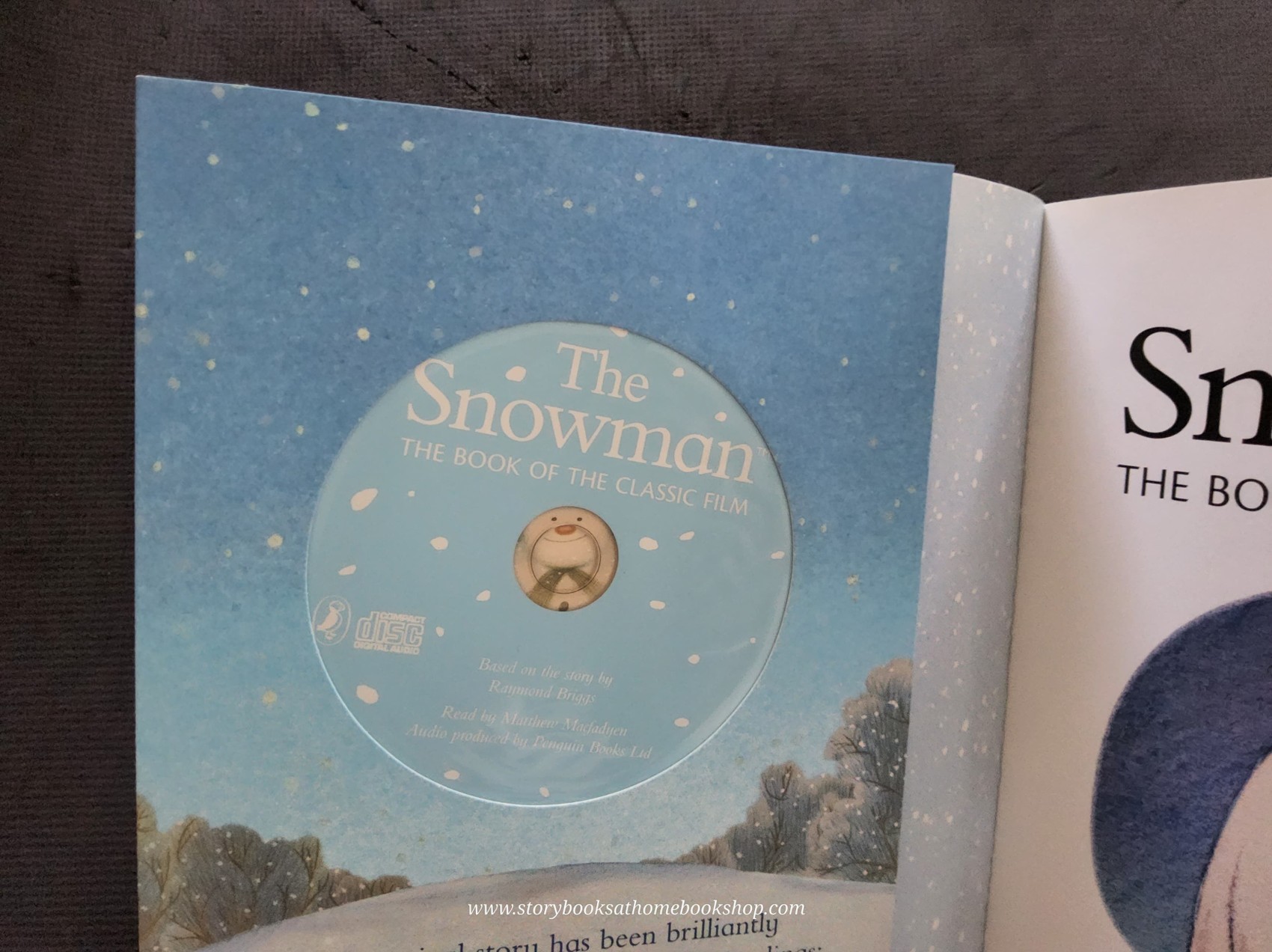 หนังสือนิทานปกอ่อน** 🍅🍓THE SNOWMAN THE BOOK OF THE CLASSIC FILM WITH CD BY RAYMOND BRIGGS