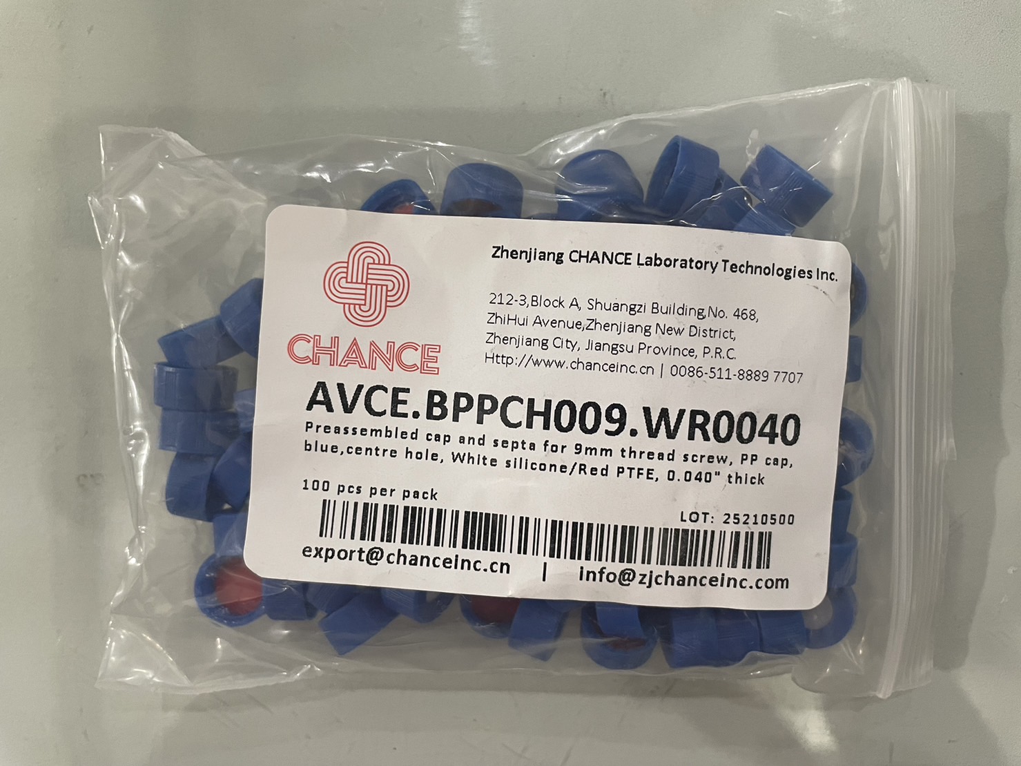 Preassembled for 9 mm Thread screw pp cap, blue, centre hole, white silicone, Red PTFE , 0.040 Thick (100/pk) P/N AVCE.BPPCH009.WR0040