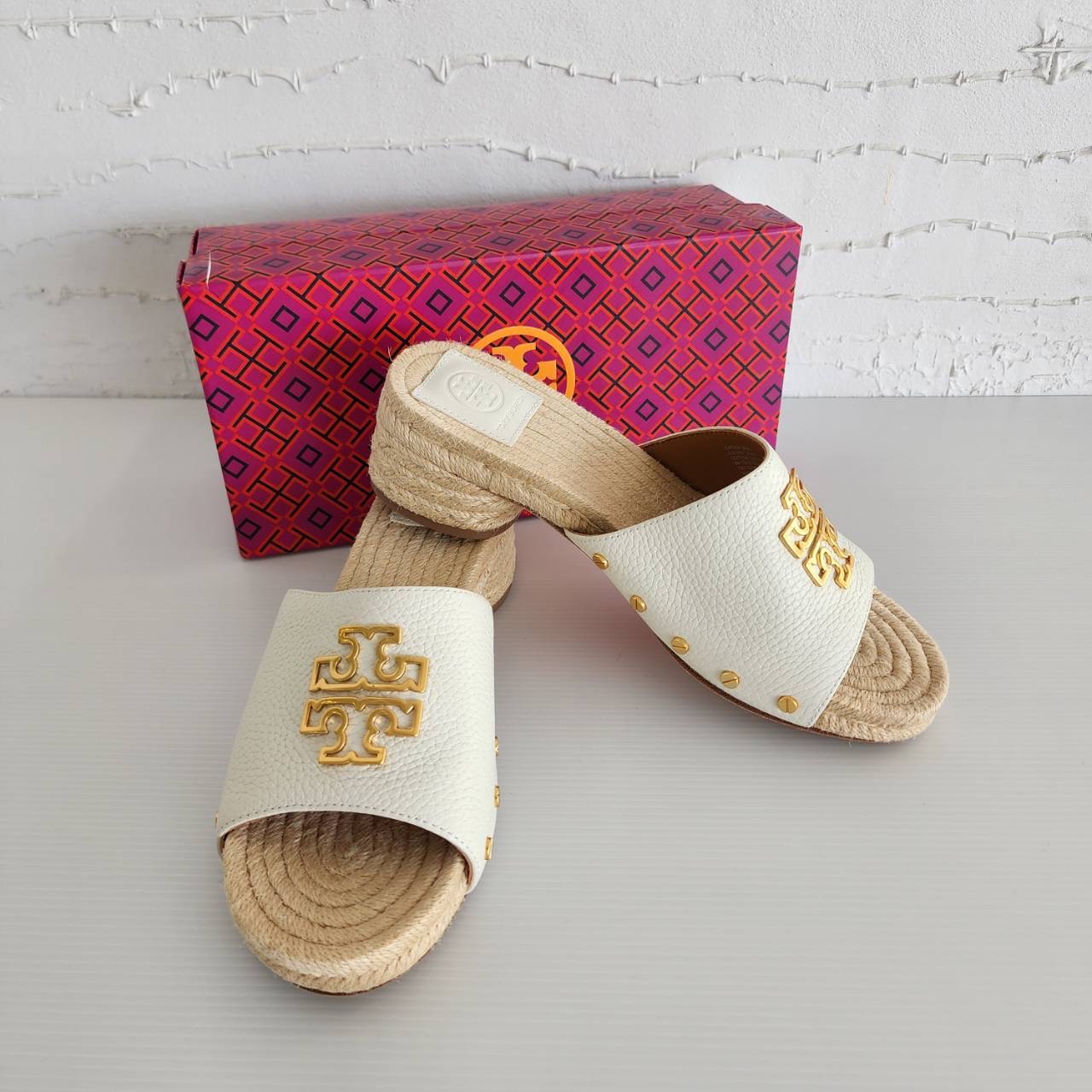 New Tory Burch BRITTEN ESPADRILLE SLIDE SMOOTH LEATHER สูง 1.5”