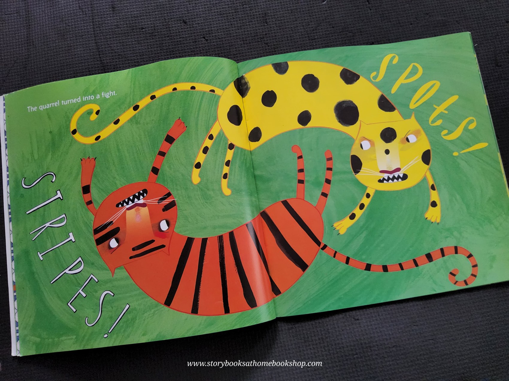 หนังสือนิทานปกอ่อน** 🍓🍓SPOTS OR STRIPES? BY VASANTI UNKA