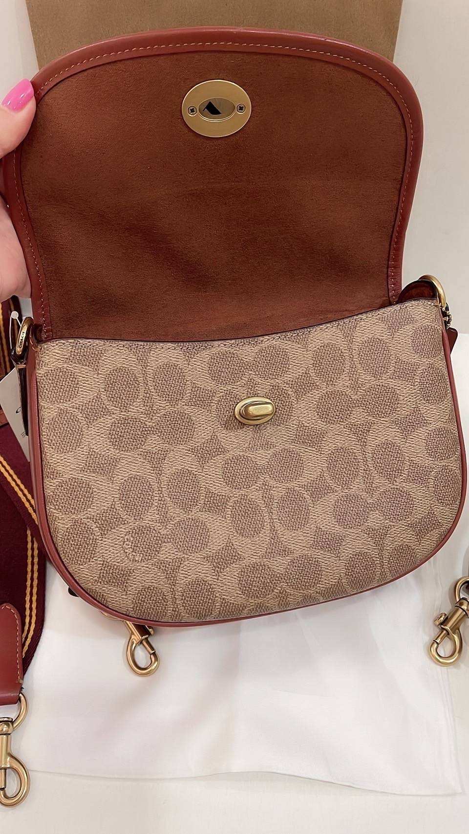 New coach Willow Saddle Bag In Signature Canvas