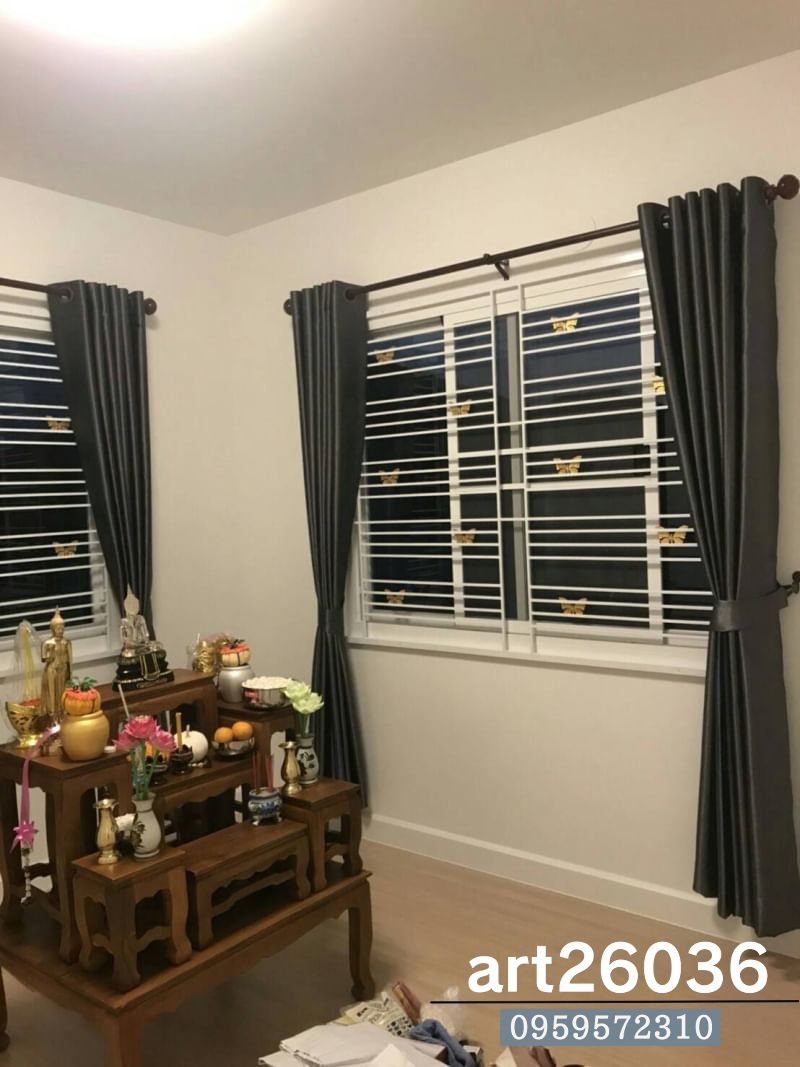 เหล็กดัดสีอบขาว ลายผีเสื้อสีทอง