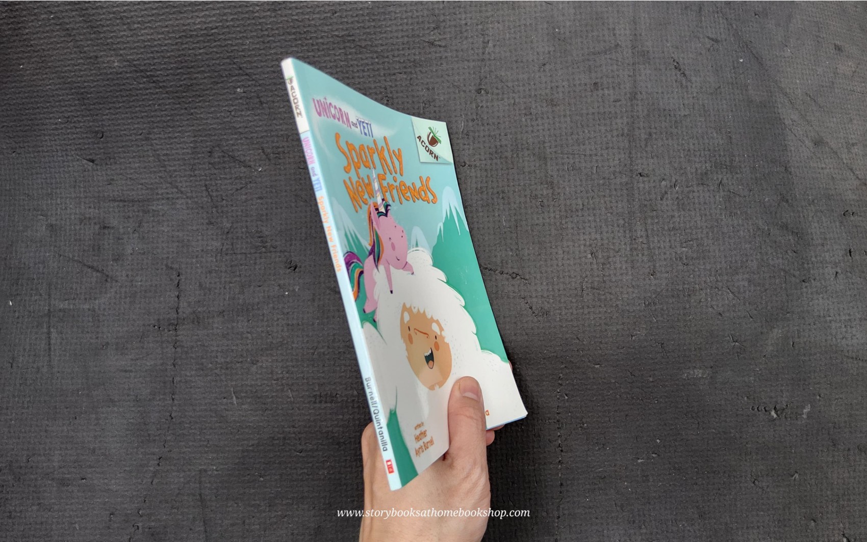 หนังสือนิทานปกอ่อน** ♥️UNICORN AN YETI SPARKLY NEW FRIENDS♥️ 📚ปกอ่อน