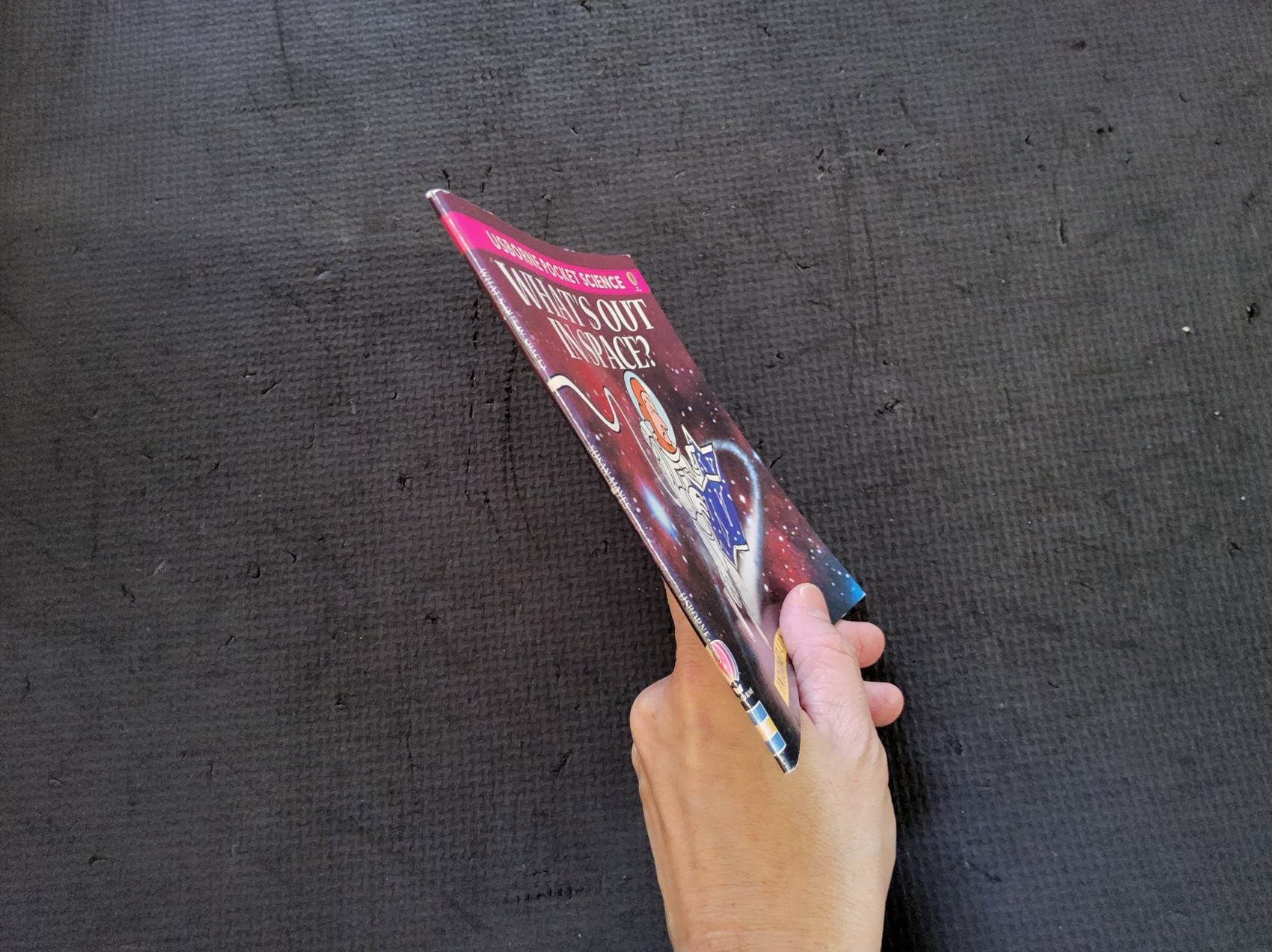 KNOWLEDGE BOOK** ♥️♥️USBORNE POCKET SCIENCE WHAT'S OUT IN SPACE?