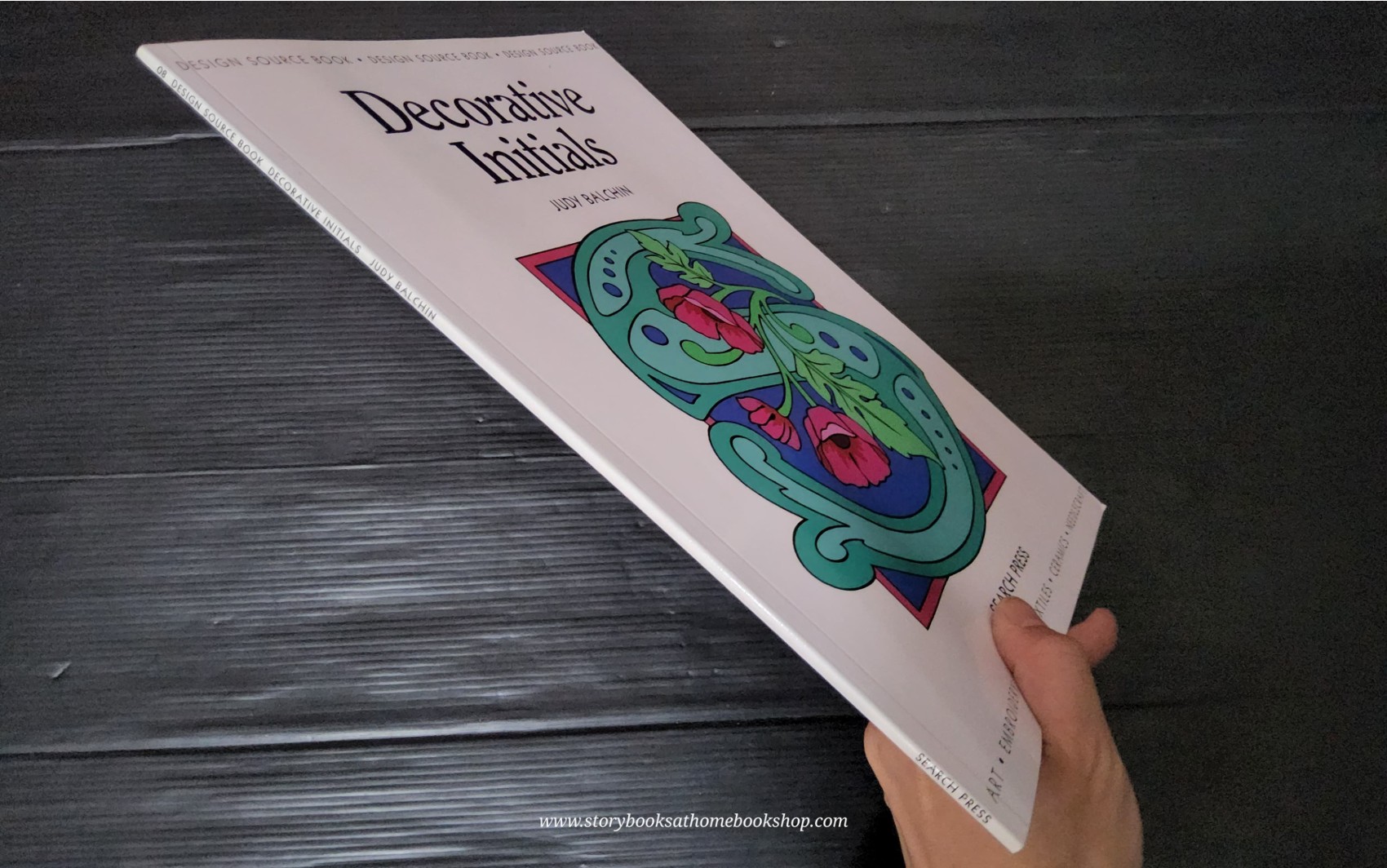 ART AND DESIGN BOOK** ð
ðDECIRATIVE INITIALS BY JUDY BALCHIN