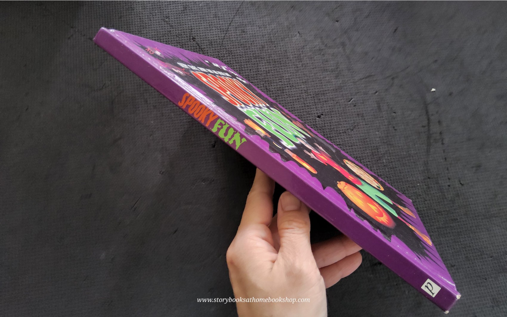 ACTIVITY BOOK** ð
ðSPOOKY FUN