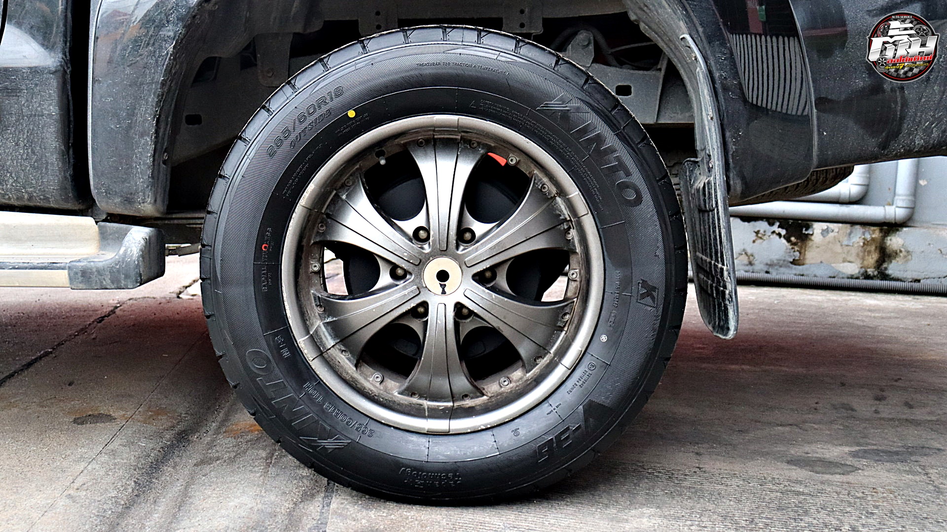 TOYOTA PRERUNNER เปลี่ยนยาง KINTO V-36 265/60R18 110H