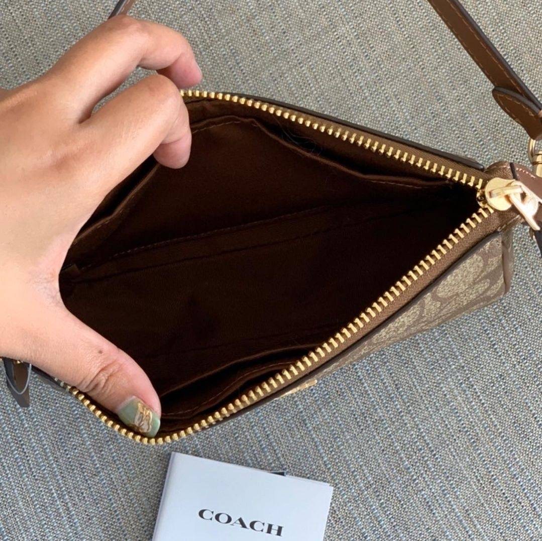 สีหายาก New Coach Nolita 19 in Signature Canvas พอชเล็ก 7.5" ลายC สีน้ำตาลอ่อน