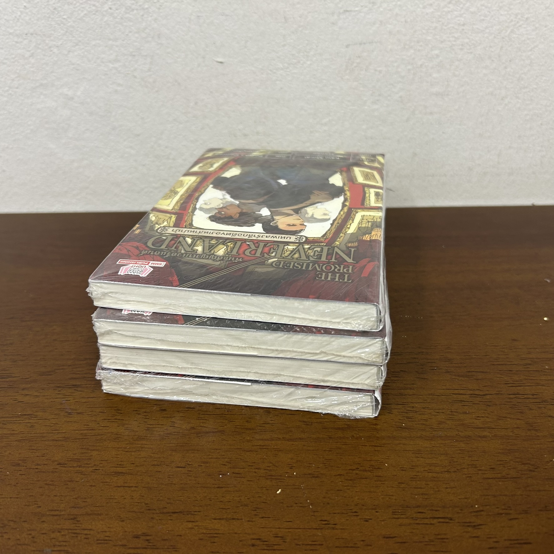 [NOVEL] พันธสัญญาเนเวอร์แลนด์ THE PROMISED NEVERLAND บทเพลงรำลึกอดีตของเหล่าหม่าม้า ... Kaiu Shirai (มือหนึ่งขีดสัน) นิยาย