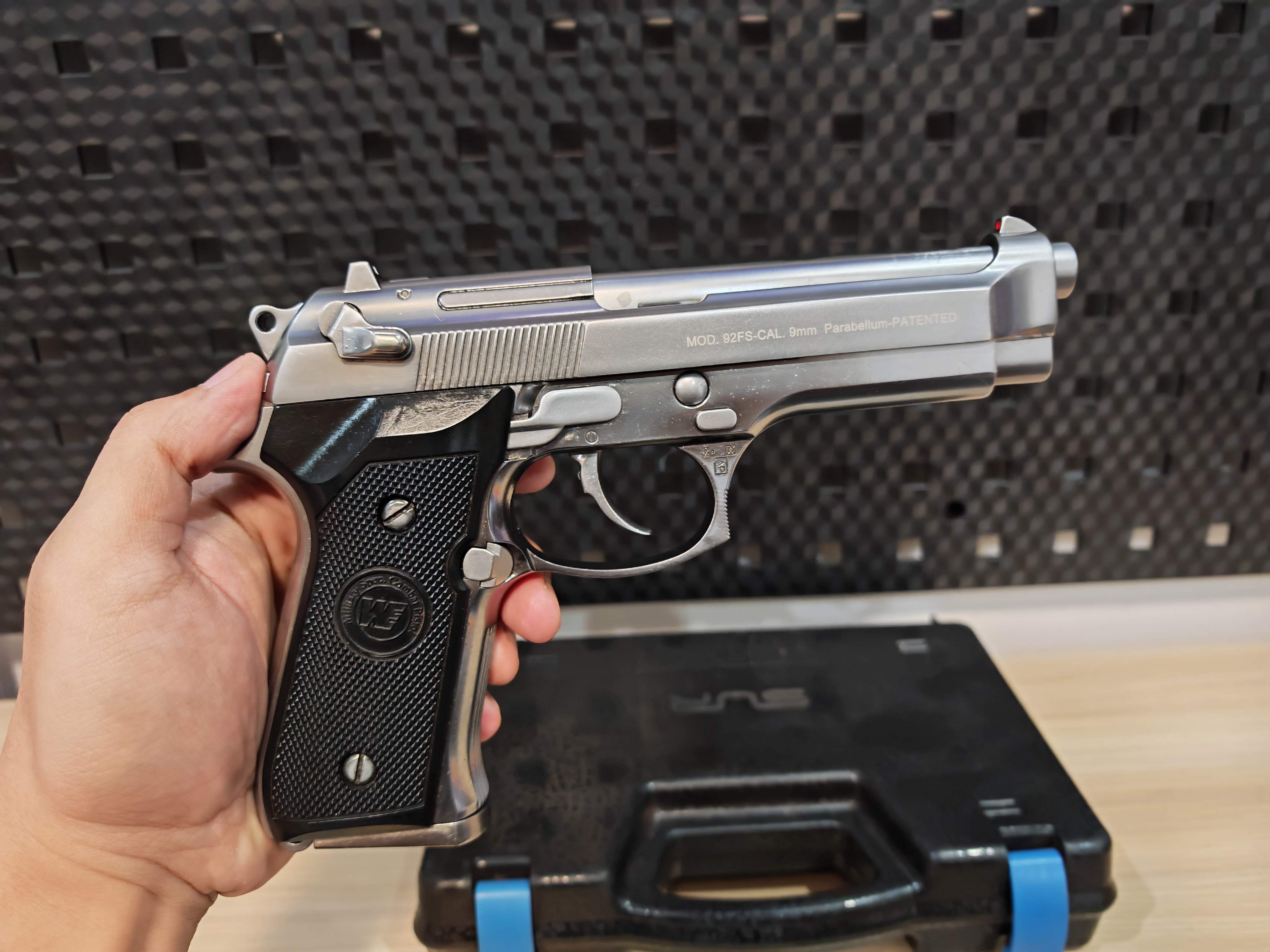 WE Beretta M92 Semi Version GBB เงิน ไต้หวัน BB Gun บีบีกัน แบบแก๊ส ปืนอัดลม มือสอง Airsoft Gun
