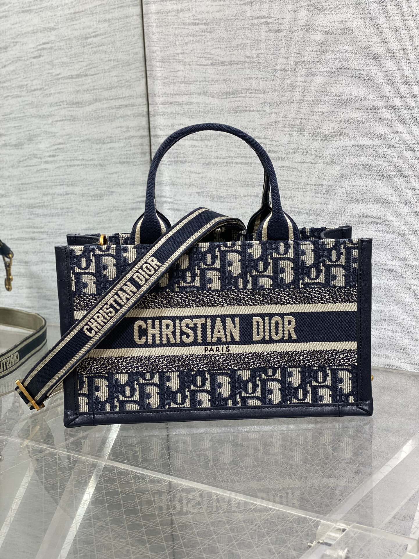 [Pre-order]กระเป๋า Dior East-West Dior Book Tote Blue Dior Oblique with strap งานเกรด Vip คุณภาพดีที่สุด