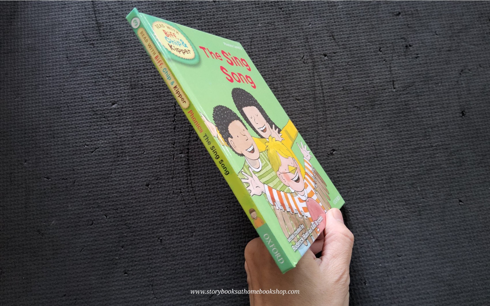 หนังสือนิทานปกแข็ง** 🍅🍅READ WITH BIFF,CHIP&KIPPER: THE SING SONG PHONICS LEVEL3