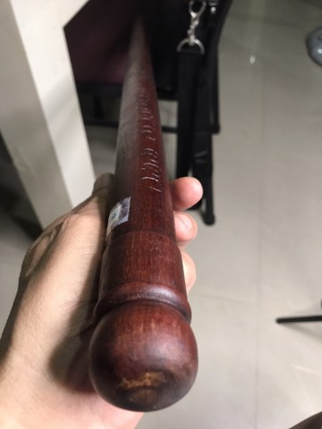 ไม้เท้าครูบาชัยยะวงศา เล่มนี้ ได้มาจากชาวกะเหรี่ยงท่านหนึ่ง ปัจจุบัน (ปี 2565) อายุ 80-90 ปีแล้ว ตอนที่ไปเอาไม้เท้านี้ เพื่อน ๆ เพื่อนบ้านคุณลุงท่านก็ไปเอาไม้เท้าที่บ้าน ของตัวเองให้ นำมารวม ๆ กัน จึงได้มา 5 เล่มในคราวเดียวกัน