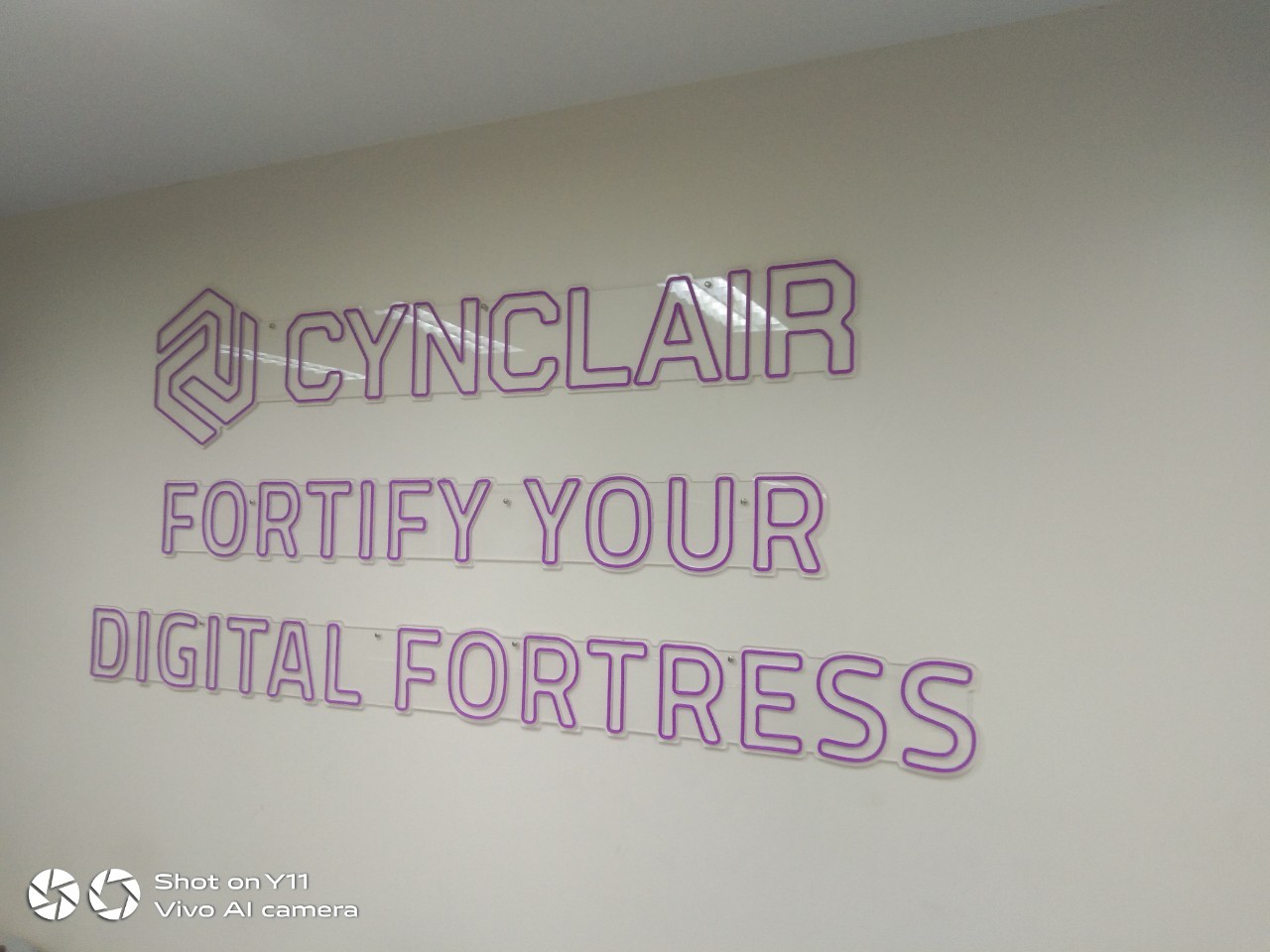 ป้ายไฟดัด LED '' CYNCLAIR ''