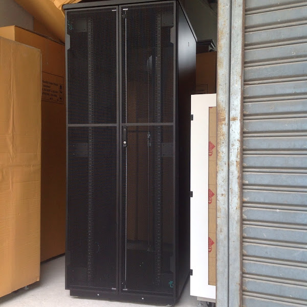 CURVE 19" HIGH PERFORATION EXPORT SERVER RACK 42U (60x60 cm.) สูง 205 cm.