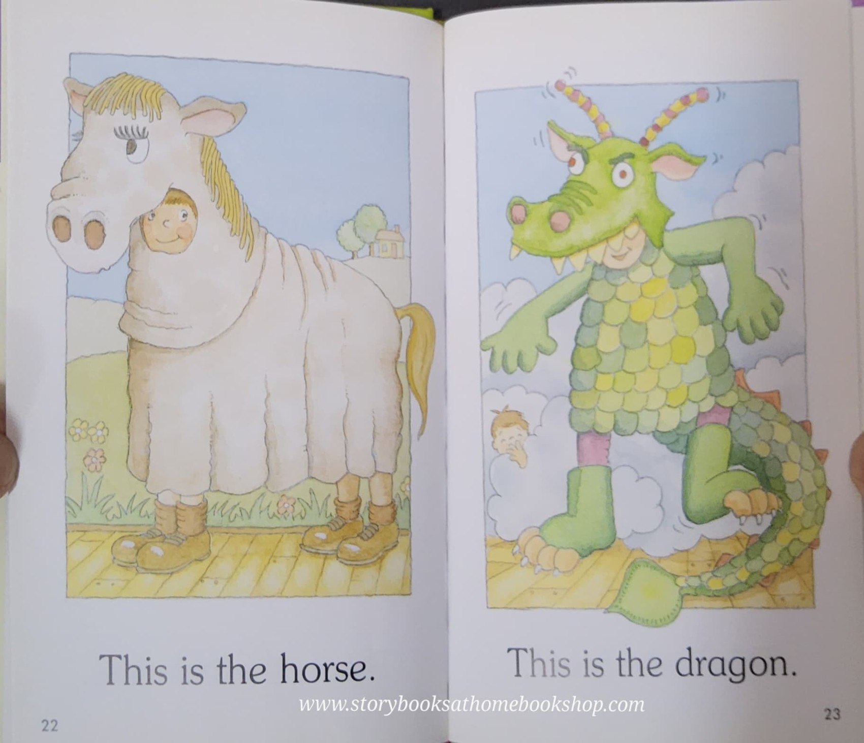 หนังสือนิทานปกแข็ง** 🍓🍓READ WITH LADYBIRD: OFF TO SCHOOL