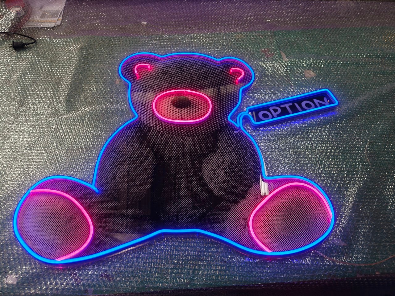 ป้ายไฟดัด น้องหมี