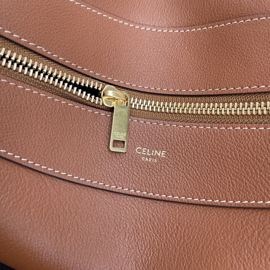 [Pre-order]กระเป๋าซีลีน MEDIUM ROMY IN SUPPLE CALFSKIN GOLD - CELINEงานเกรด vip ดีที่สุด