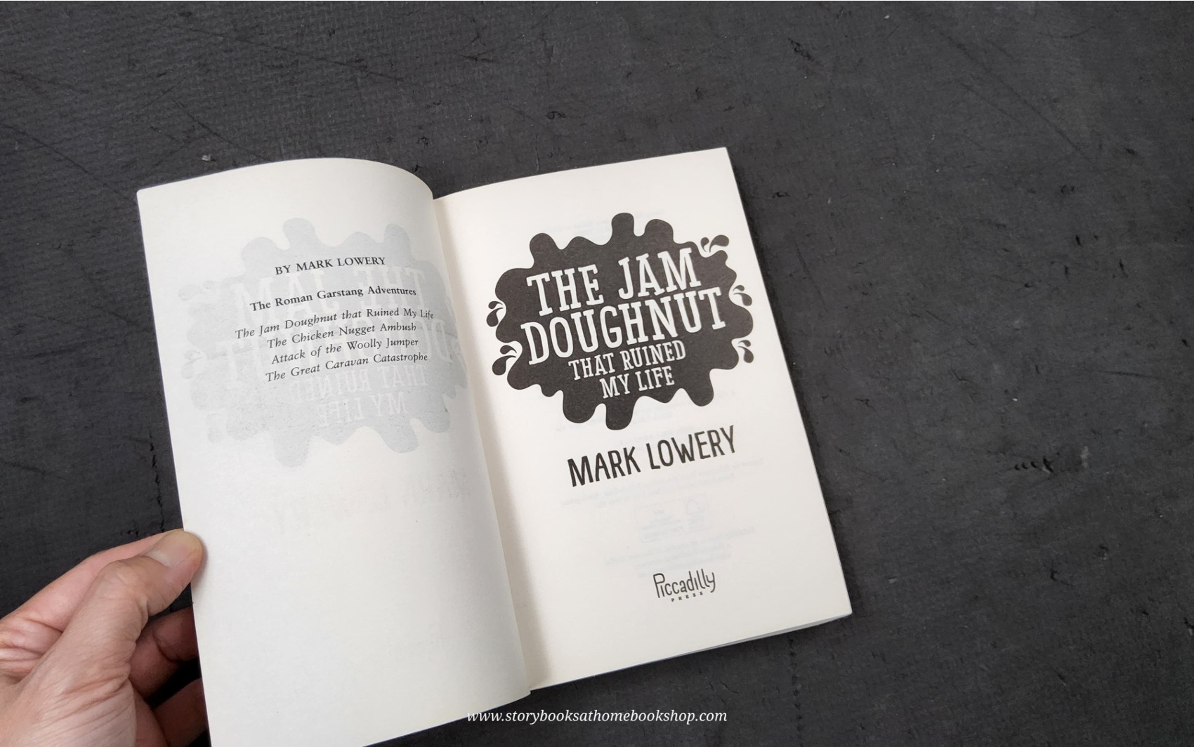 วรรณกรรมเยาวชน ** **หนังสือนิทานปกอ่อน** 🍅🍅THE JAM DOUGHNUT THAT RUINED MY LIFE BY MAKE LOWERY