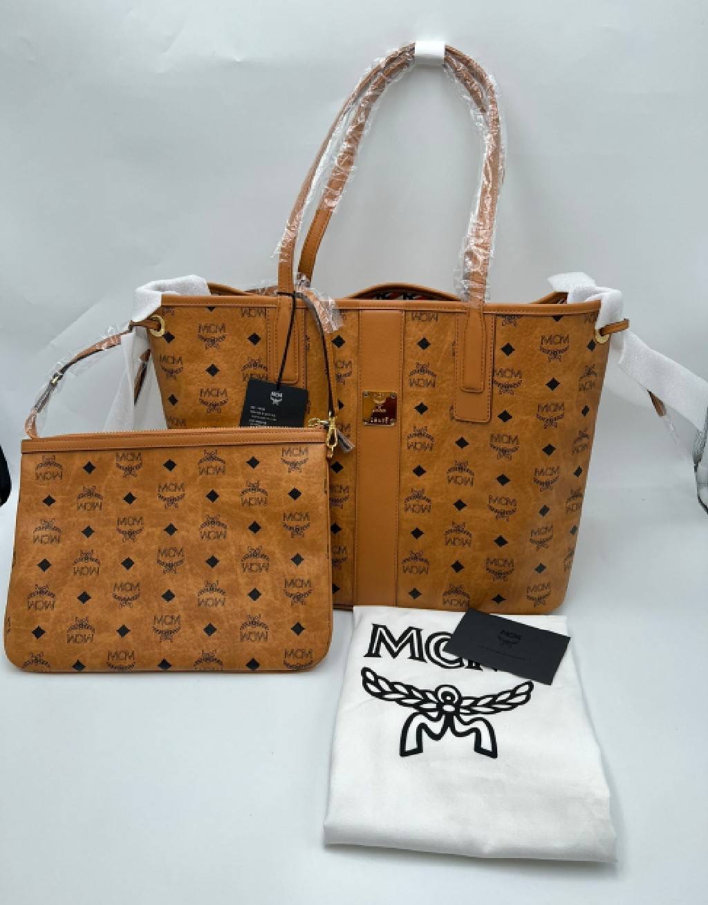 New Mcm tote กลับด้านได้ ลายใหม่