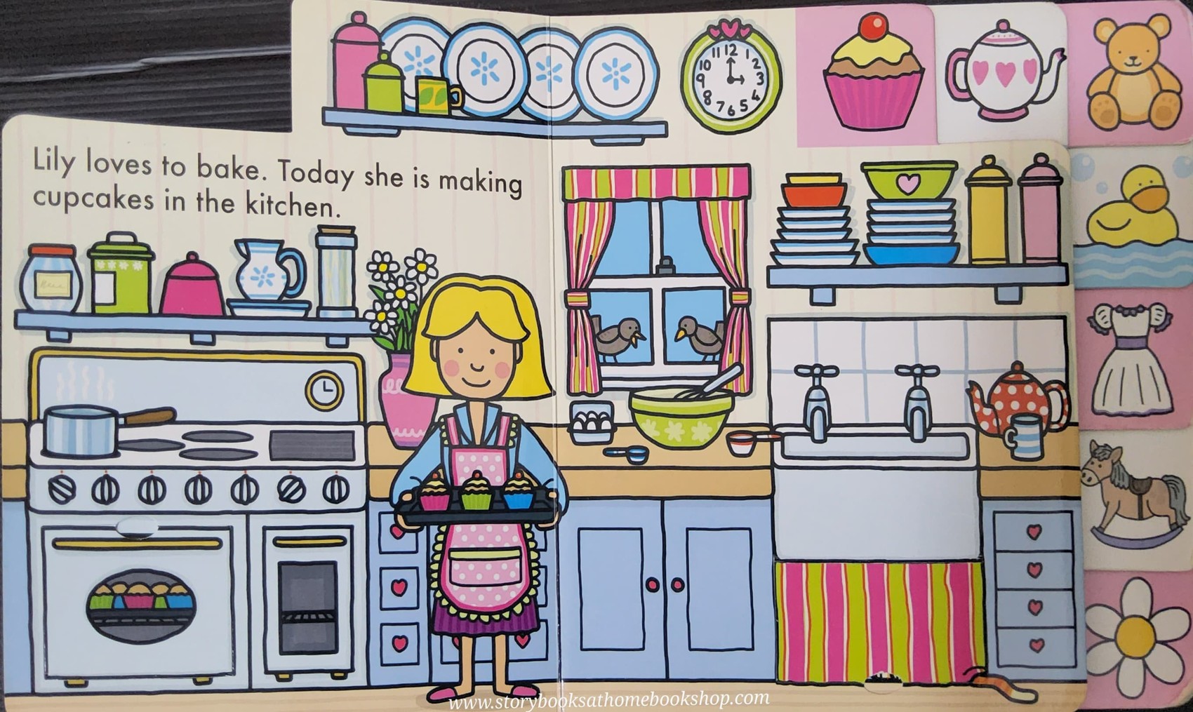 FLAP BOARD BOOK** 🍅🍓DOLL'S HOUSE