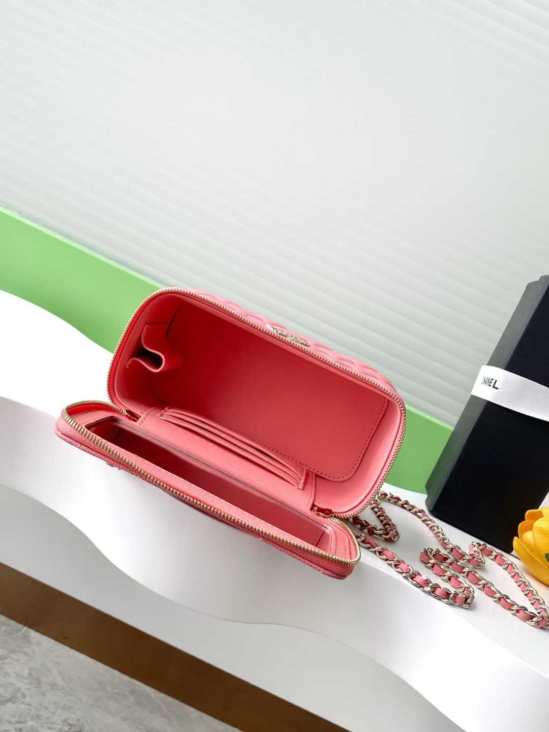 [Pre-order] Chanel Chanel Long Vanity with chain Spring-Summer 2025 Pre-collection งาน VIP คุณภาพที่ดีที่สุด