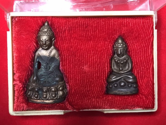 มีผู้บูชาแล้ว พระกริ่งไชยวงษ์-พระชัยวัฒน์วิสุทธิมุนี ปี 2527 รุ่นแรก หลวงปู่ครูบา ชัยยะวงศา วัดพระพุทธบาทห้วยต้อม เนื้อนวโลหะ หมายเลข ๖๒ ปลุกเสกพิธี ตานใช้ตานแทน วันขึ้นปีใหม่ ๑ มกราคม ๒๕๒๗