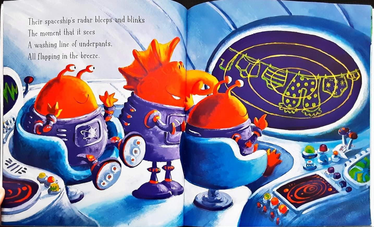 หนังสือนิทานปกอ่อน** 🍅🍓Aliens Love Underpants