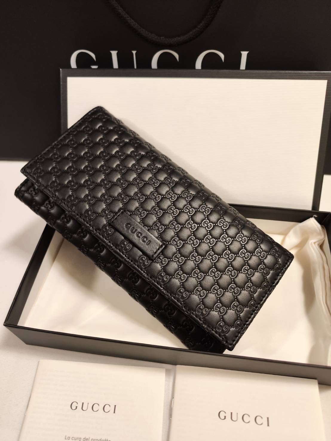 New Gucci wallet 2 พับ หนังปั้มสีดำ
