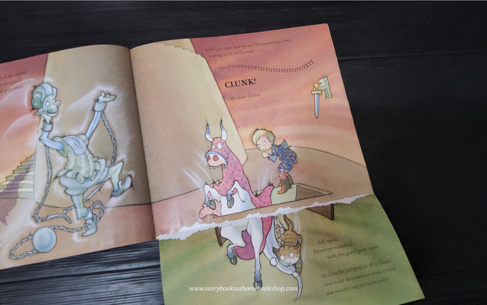 หนังสือนิทานปกอ่อน** 🍅🍓SIR CHARLIE STICKY SOCKS AND THE REALLY FRIGHTFUL NIGHT BY KRISTINA STEPHENSON