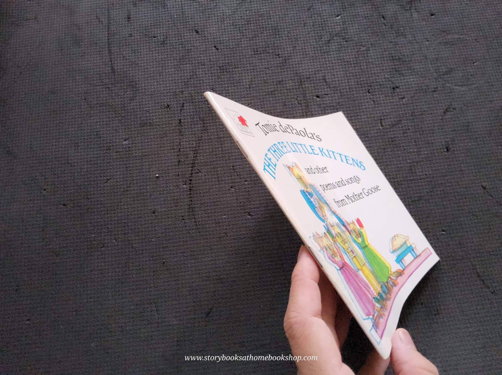 หนังสือนิทานปกอ่อน** 🍅🍓THE THREE LITTLE KITTENS AND OTHER POEMS AND SONGS FROM MOTHER GOOSE