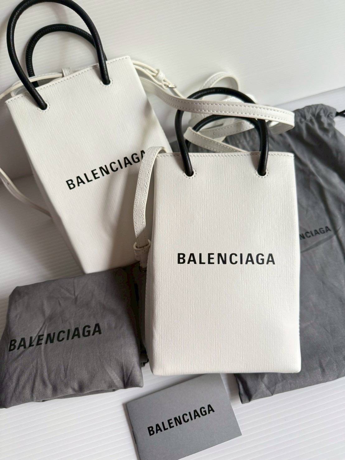 New Balenciga Mini tote phonebag Crossbody ได้ รุ่นฮิตในตำนานเลยค่า