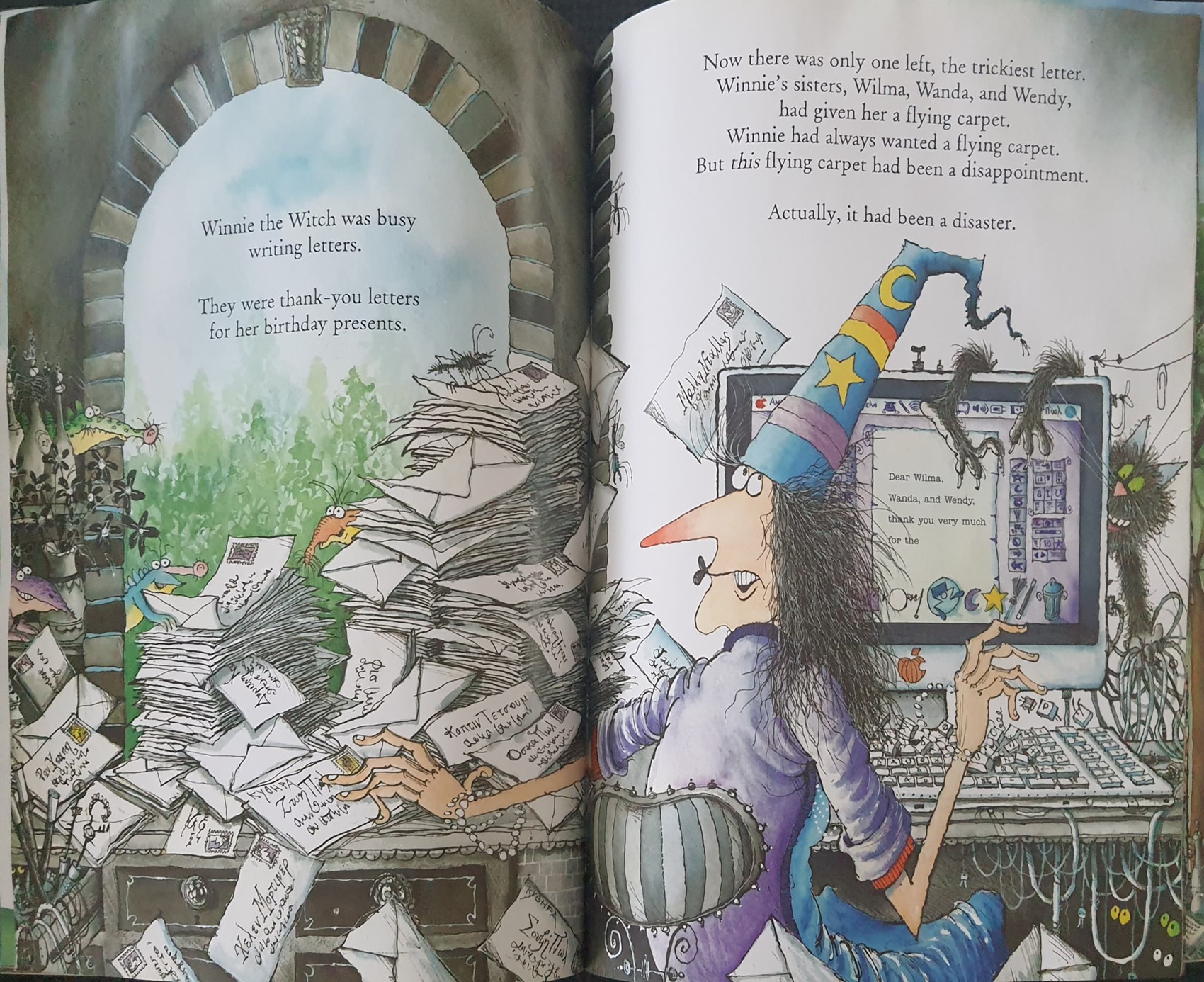 หนังสือนิทานปกอ่อน WINNIE'S CRAZY CAPERS 3 IN 1