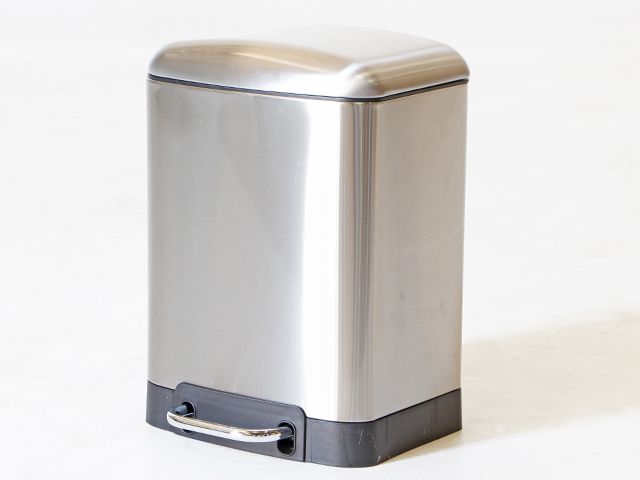 Trash Can ถังขยะสแตนเลส เกรด410 soft close มีฝา 6 ลิตร 24x18x33 cm