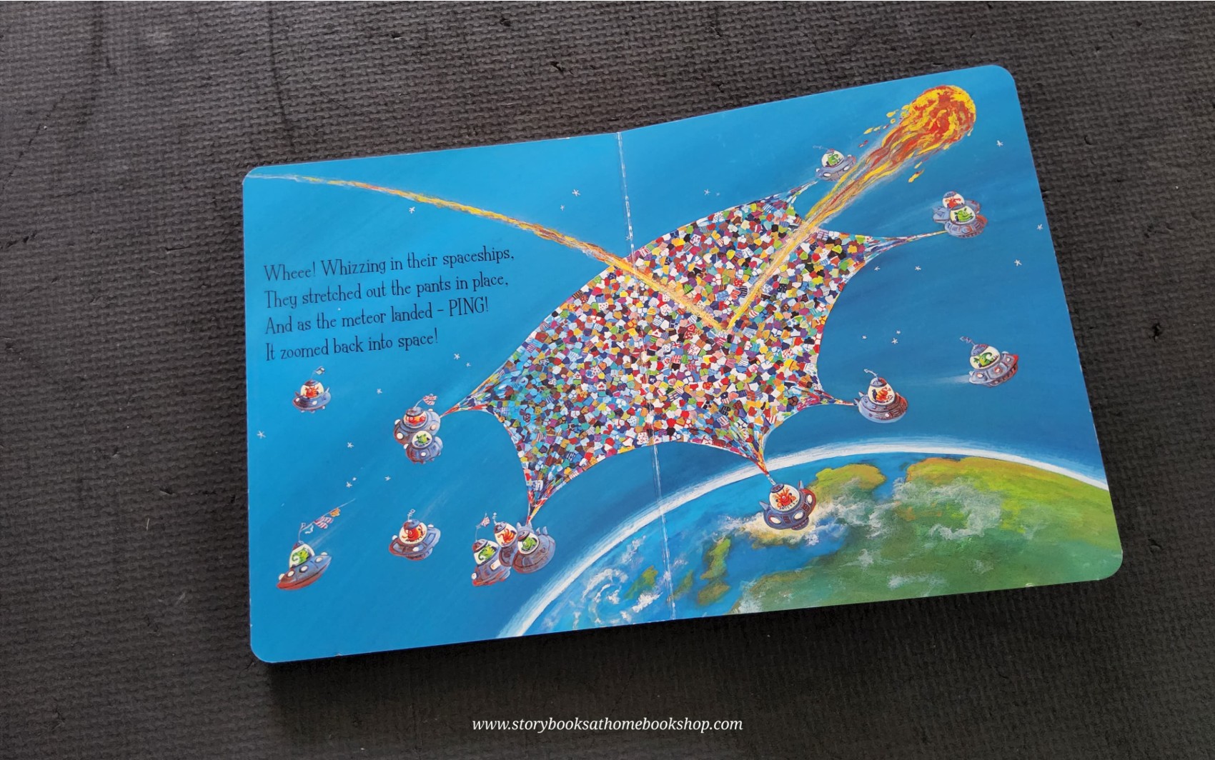 **BOARD BOOK** 🍅🍓ALIENS IN UNDERPANTS SAVE THE WORLD♥️♥️