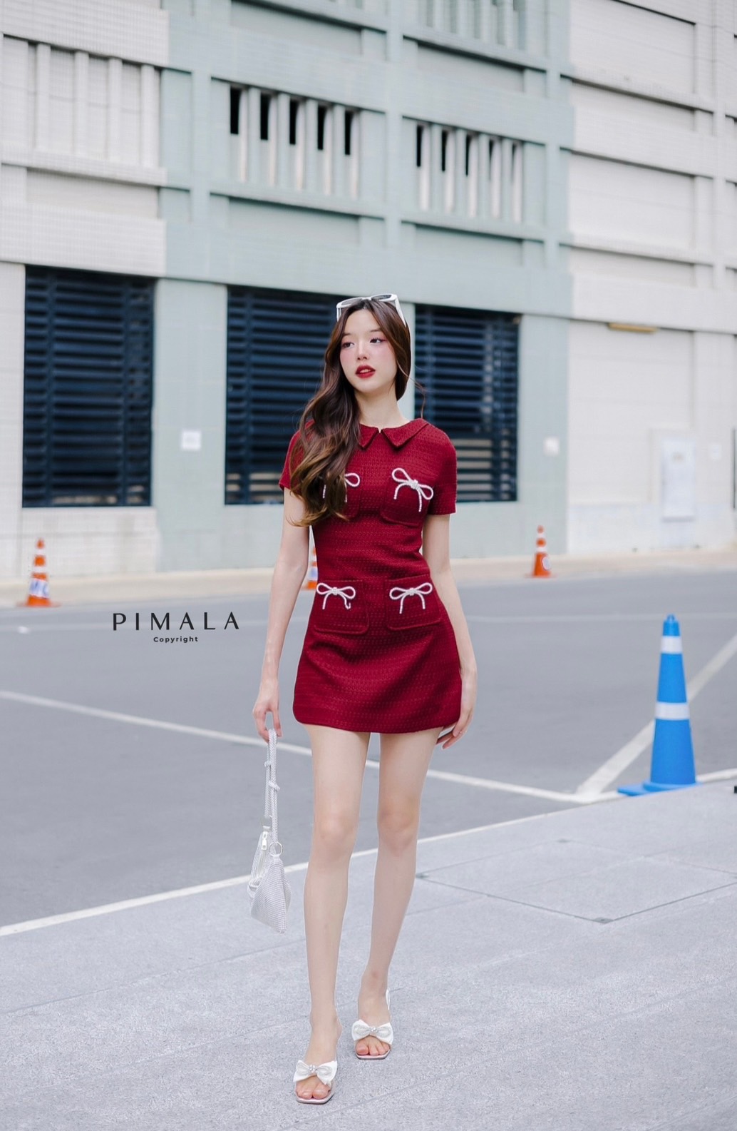 เดรสแขนสั้นสีแดงทรงน่ารัก