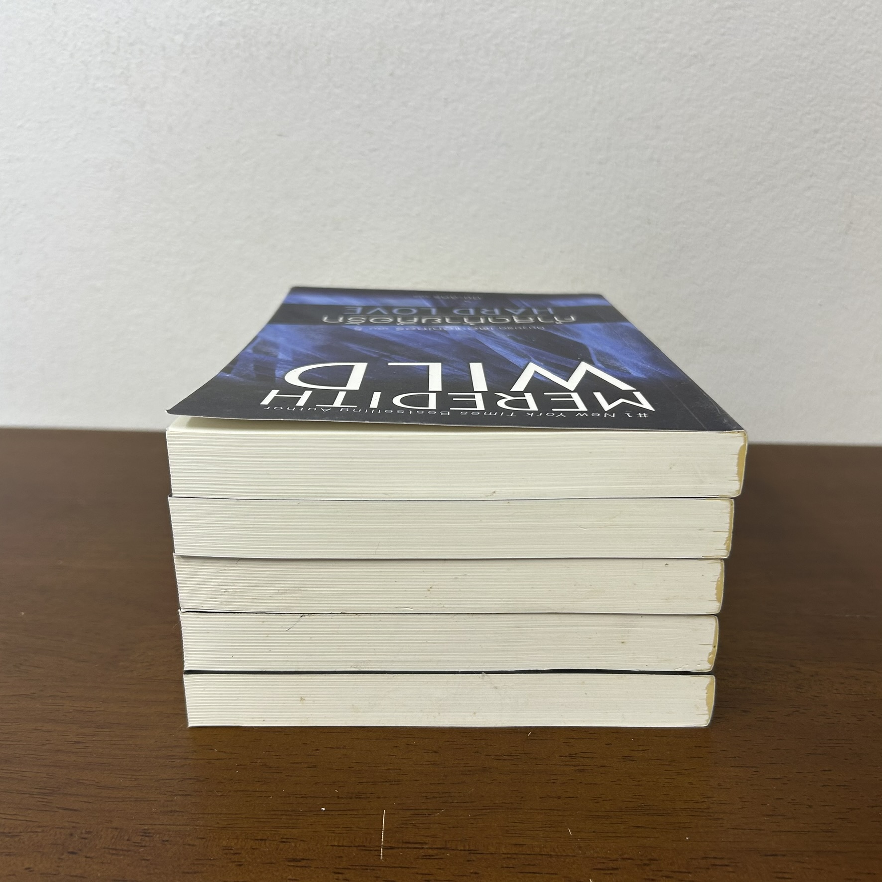 ชุด เดอะแฮกเกอร์ - ชะตาลิขิต/จุมพิตมัดใจ/เส้นแบ่งความรัก/หลอมรวมดวงใจ/คำสุดท้ายคือรัก ... Meredith Wild (มือสอง) นิยาย