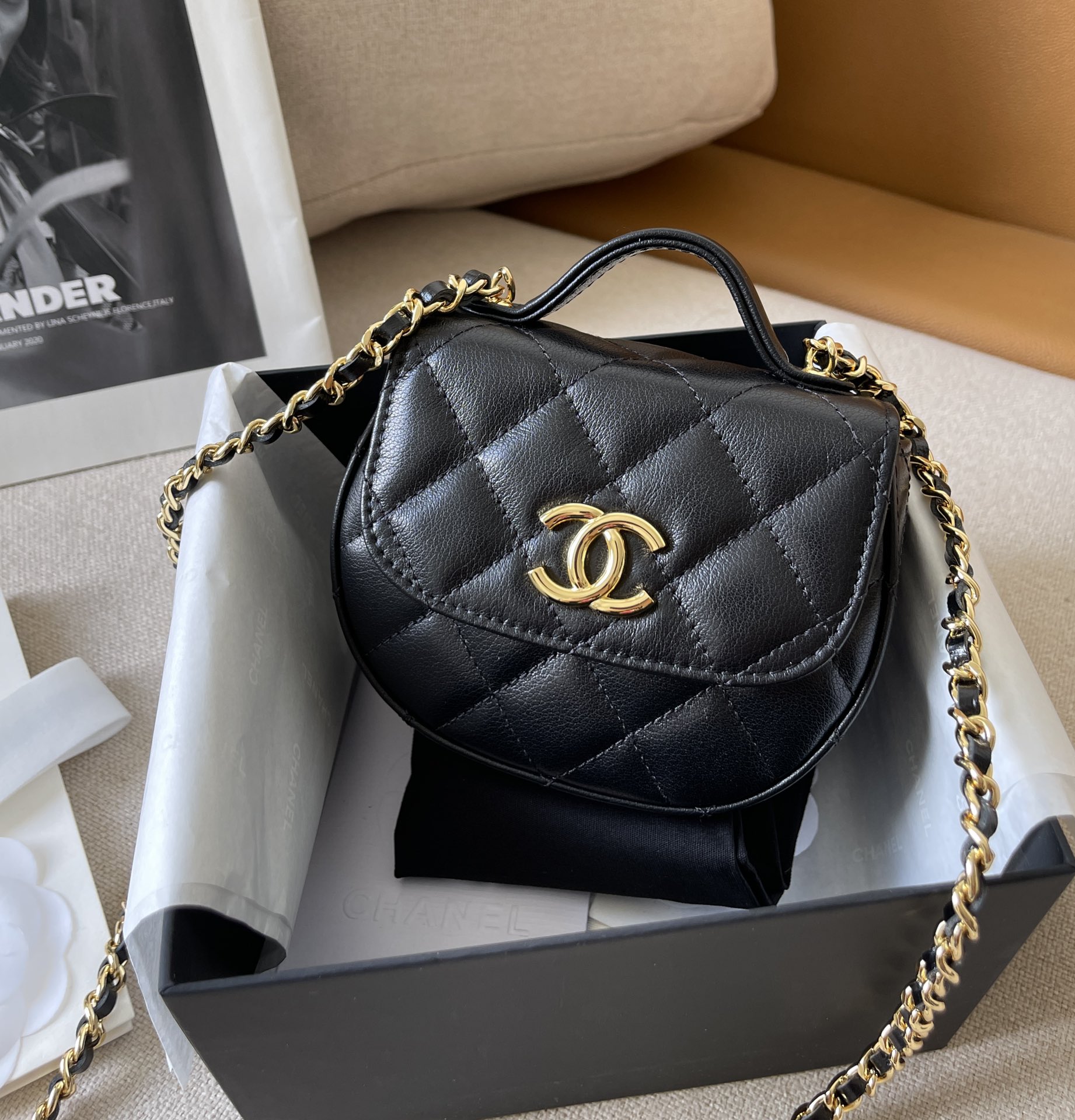 [Pre-order] กระเป๋า Chanel Clutch with Chain Mini bag Top handle Shiny Aged Calfskin หนังคุณภาพเกรดที่ดีที่สุด