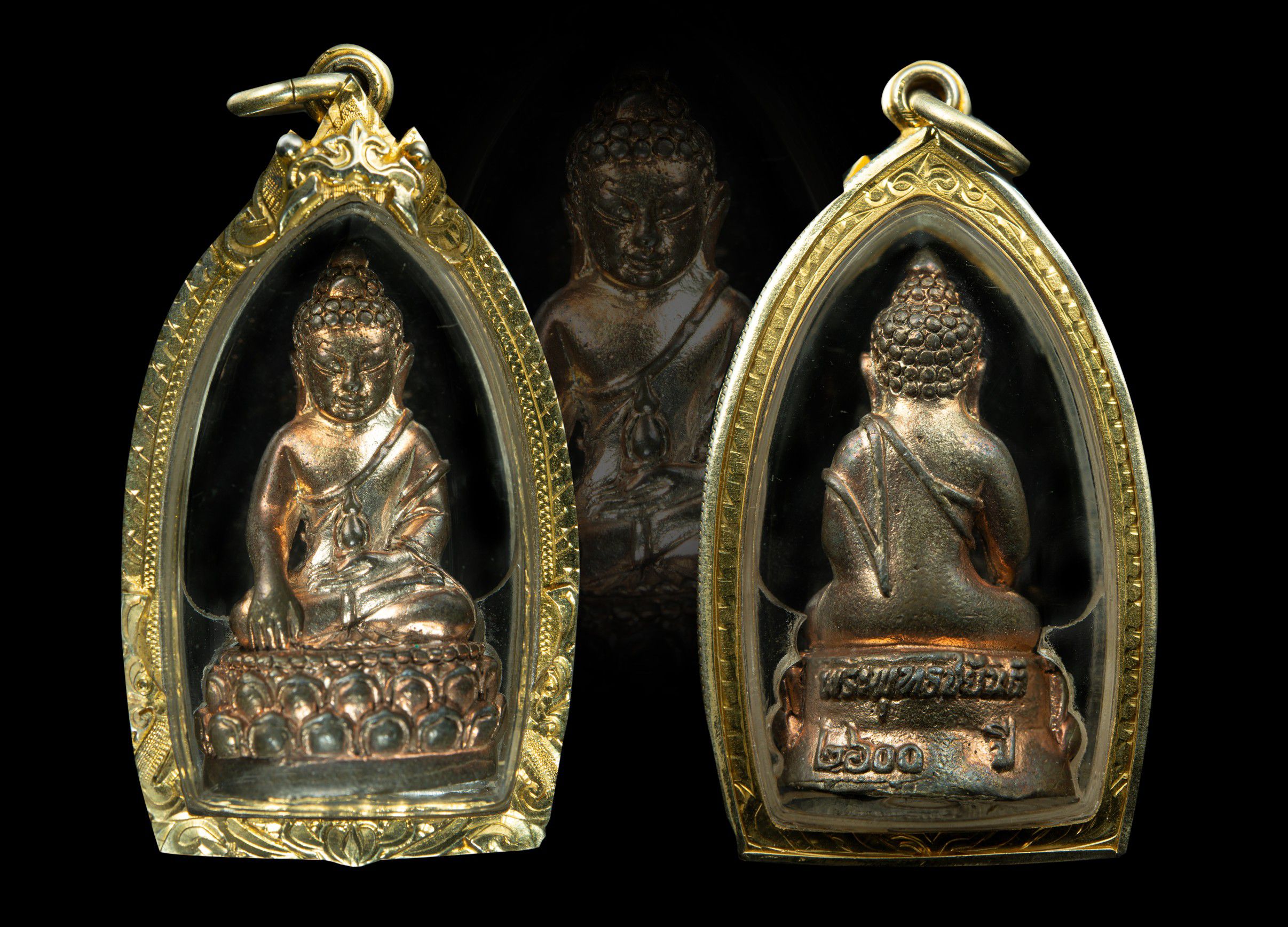 พระกริ่งพุทธชยันตี ๒,๖๐๐ ปี พระพุทธเจ้าตรัสรู้ธรรม วัดสันติธรรม จ.เชียงใหม่ ปี 2555 เนื้อนวะโลหะ