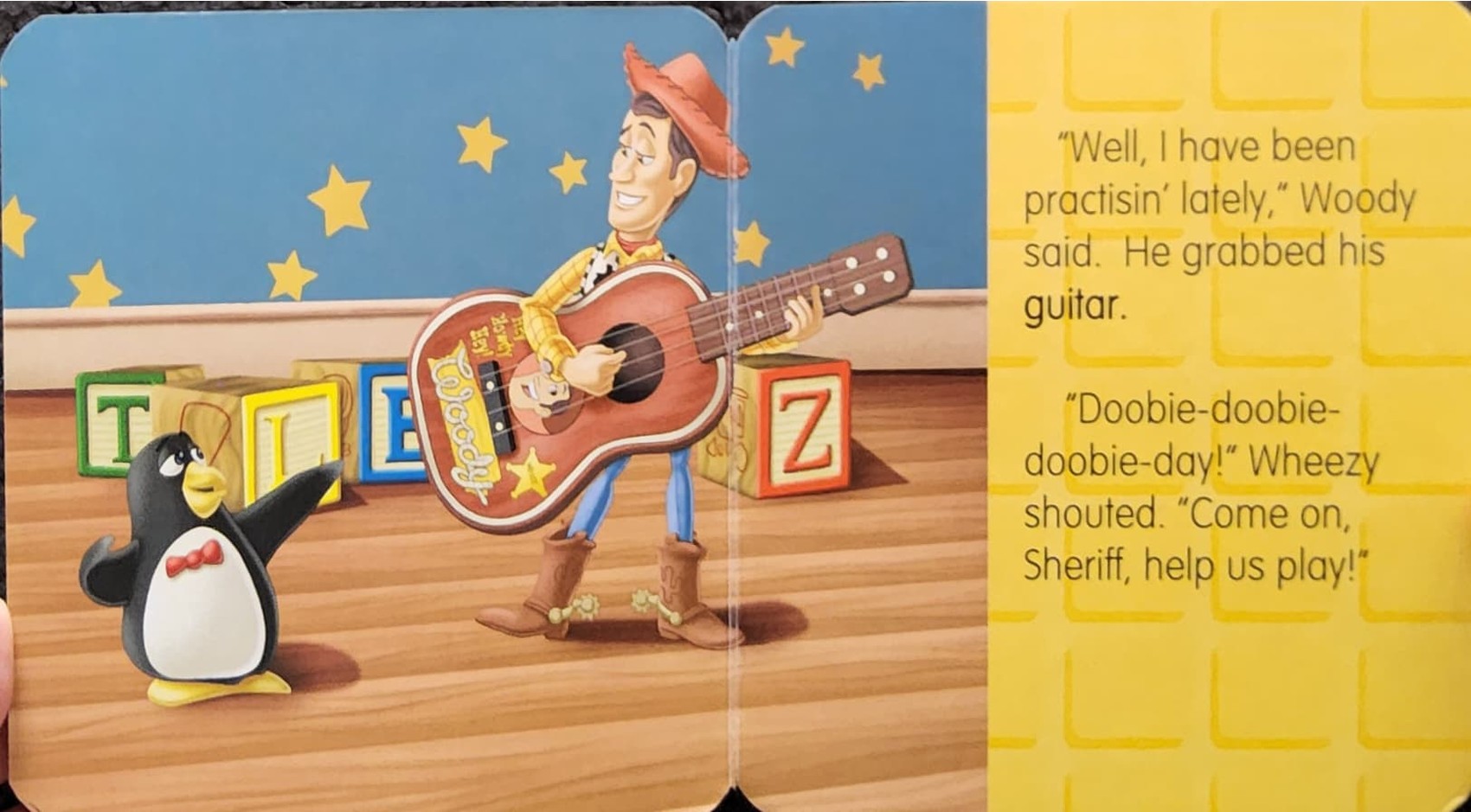 BOARD BOOK ** 🍅🍓DISNEY PIXAR TOY STORY STRIKE UP THE BAND!
