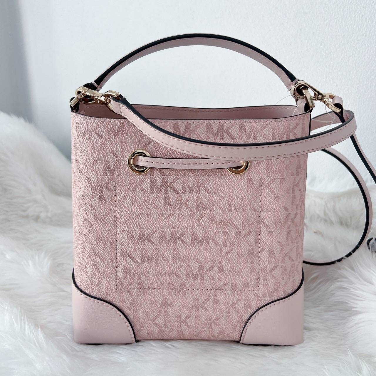 New Michael Kors mercer sm ขนาด 7*7*5 นิ้ว