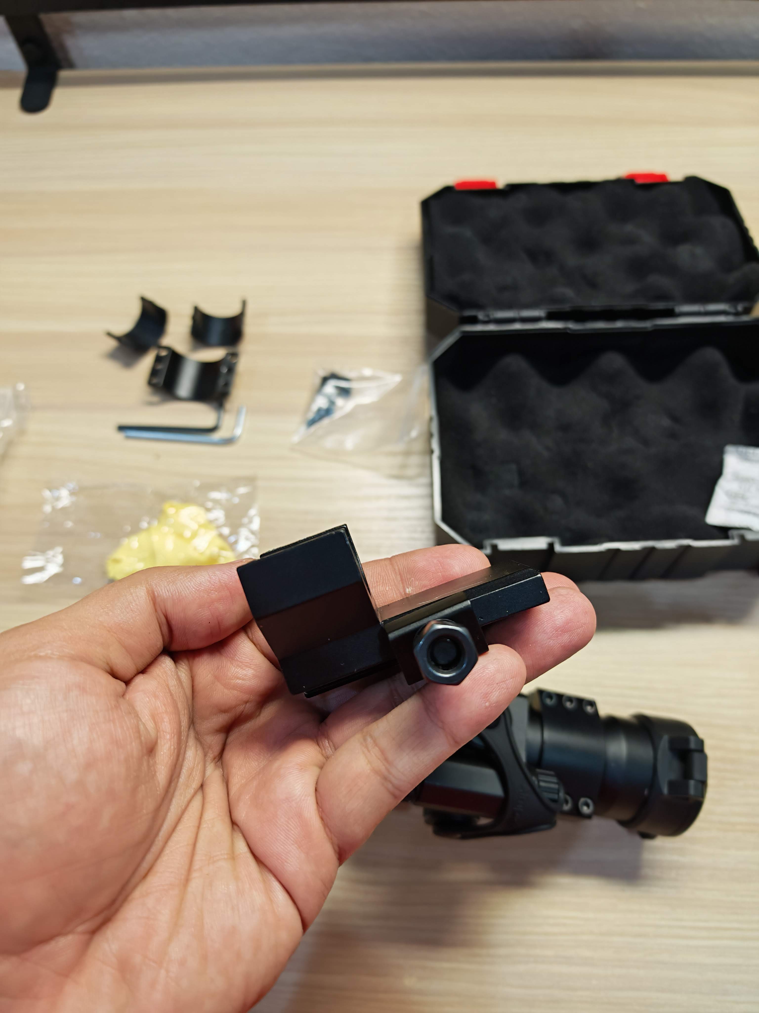 Holy Warrior Red Dot Aimpoint Comp M2 + ขาจับ 2 แบบ โค้งและตรงกล่องครบ มือสอง