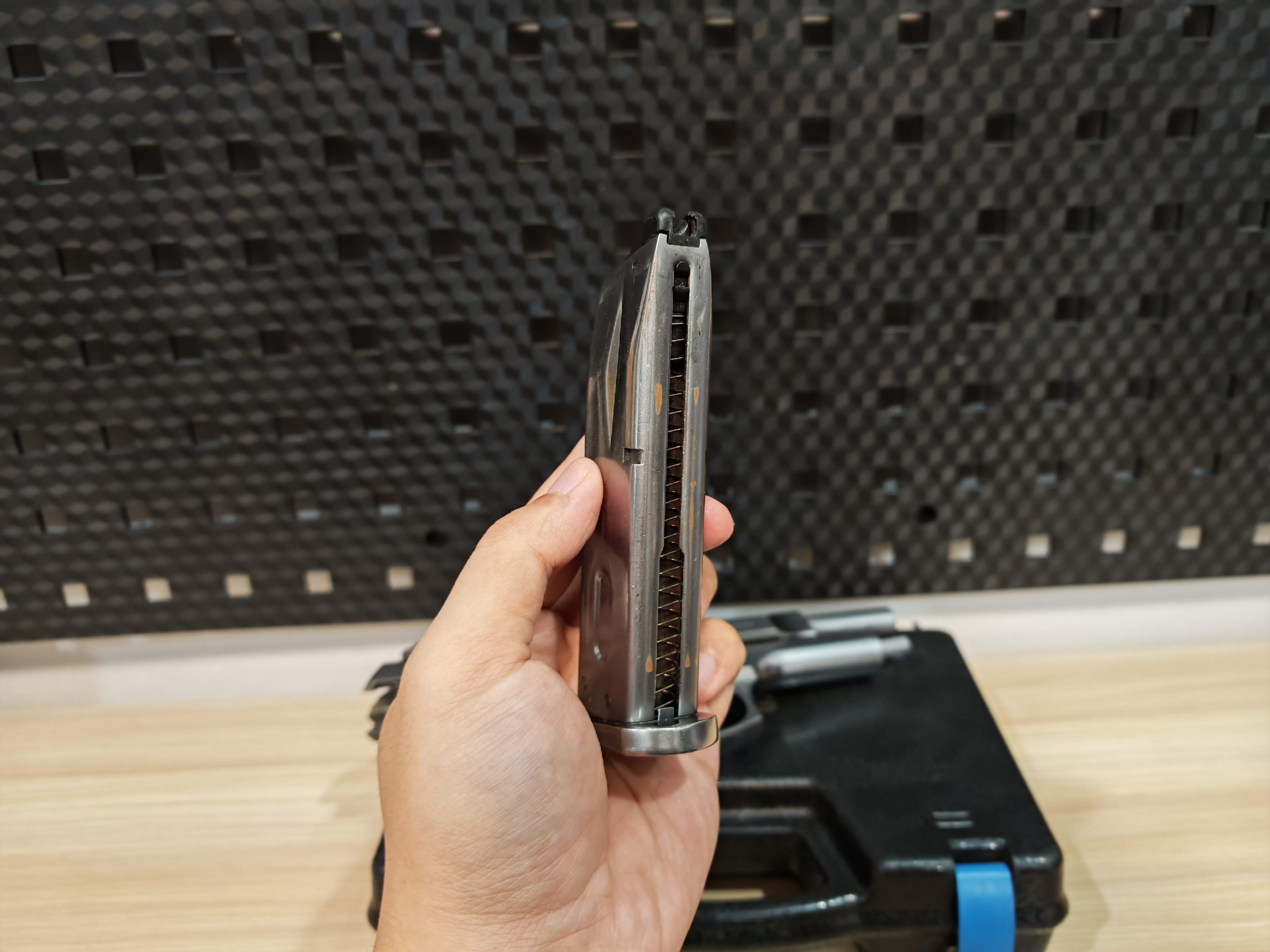 WE Beretta M92 Semi Version GBB เงิน ไต้หวัน BB Gun บีบีกัน แบบแก๊ส ปืนอัดลม มือสอง Airsoft Gun