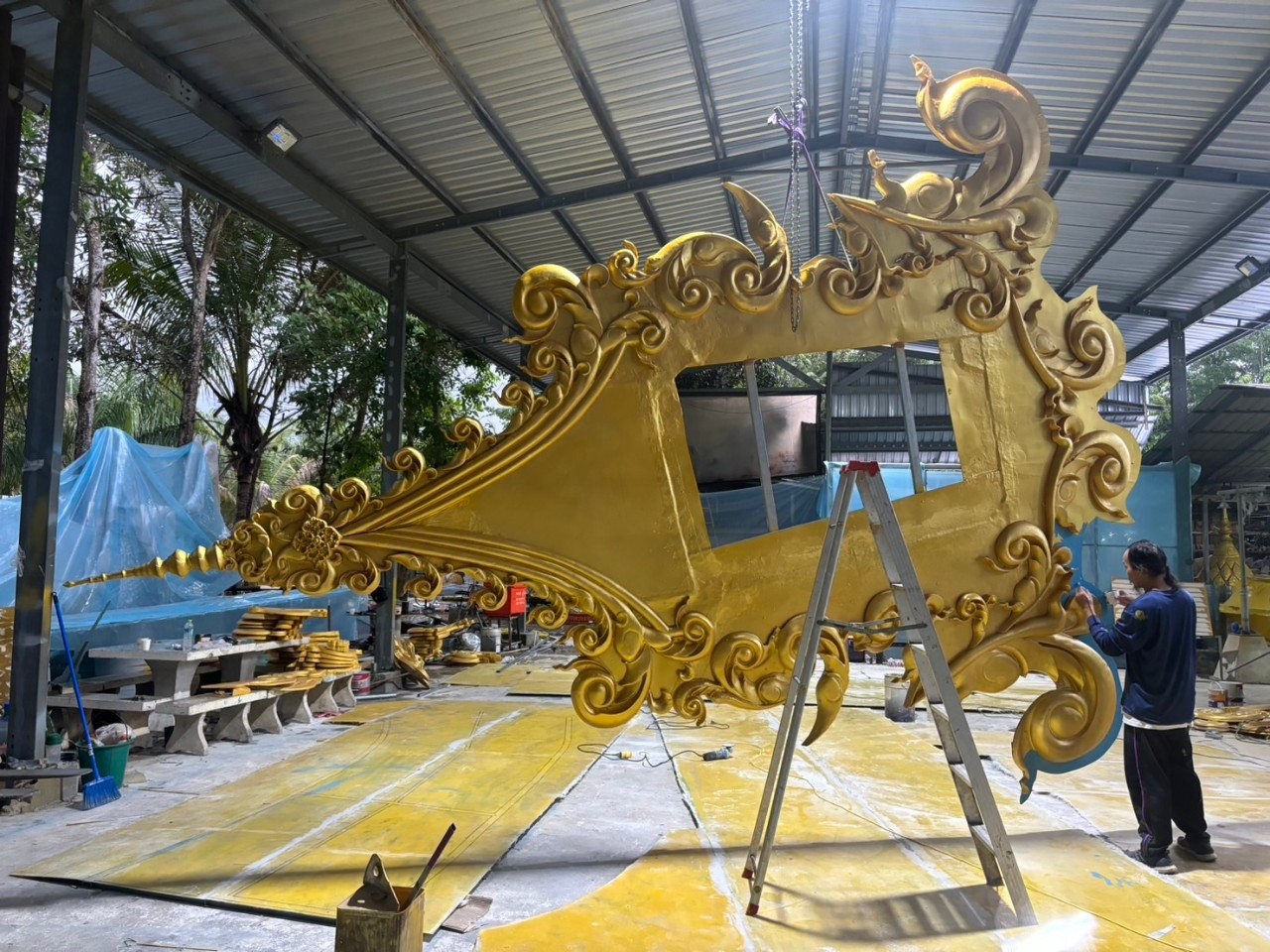 ซุ้มประตูเมืองแบบสามเสา