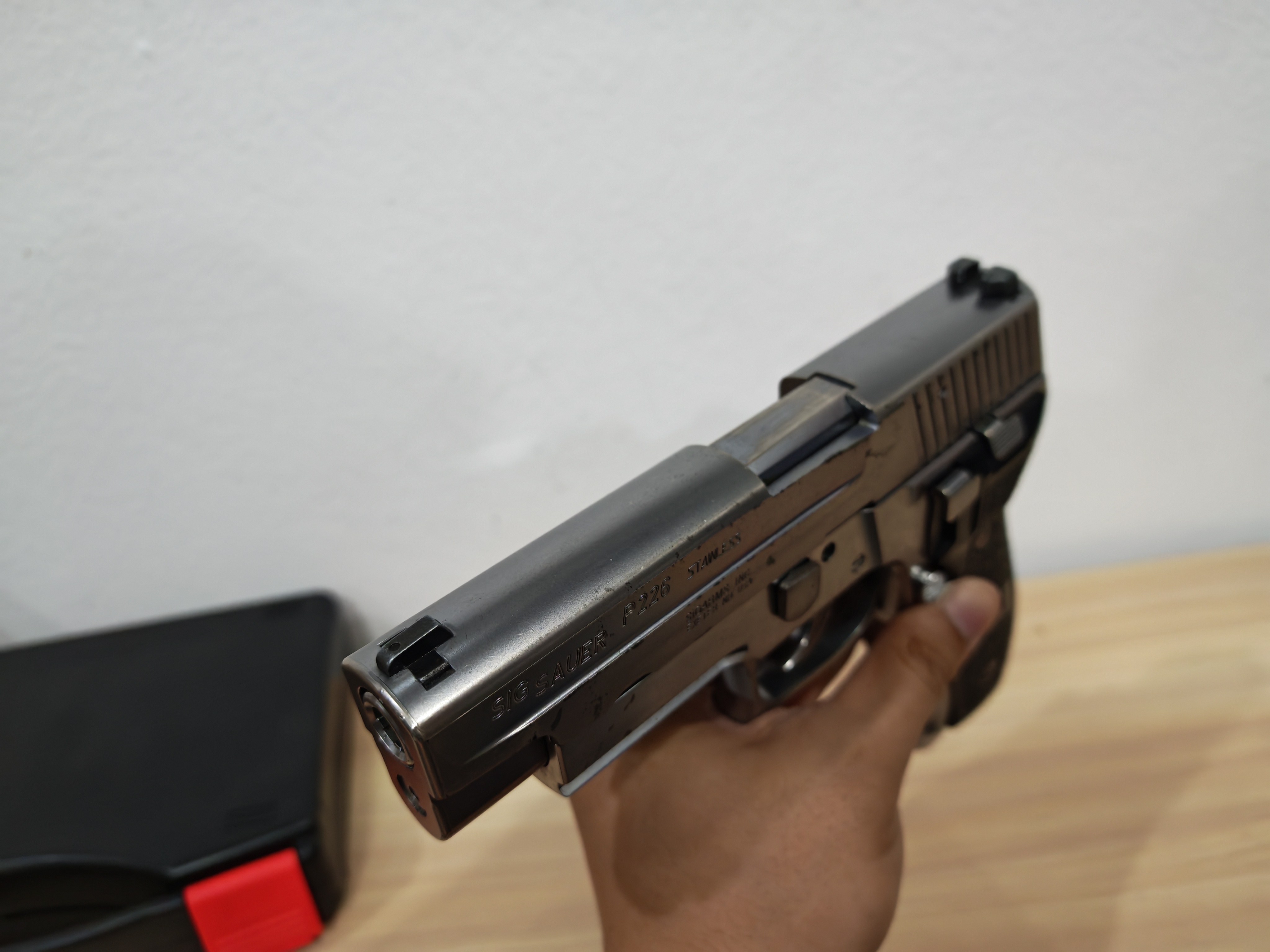 Tokyo Marui Sig Sauer P226 E2 Stainless Model GBB BB Gun บีบีกัน แบบแก๊ส ปืนอัดลม มือสอง Airsoft Gun