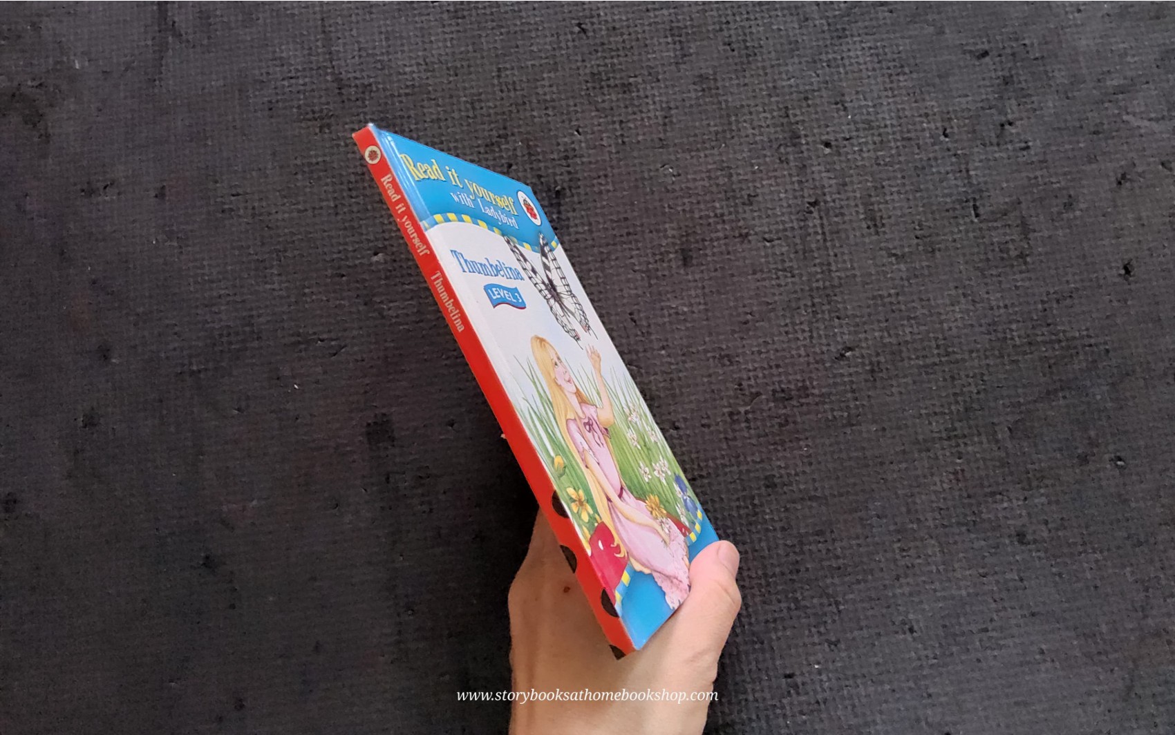 หนังสือนิทานปกแข็ง ** ♥️READ IT YOURSELF WITH LADYBIRD: THUMBELINA LEVEL 3