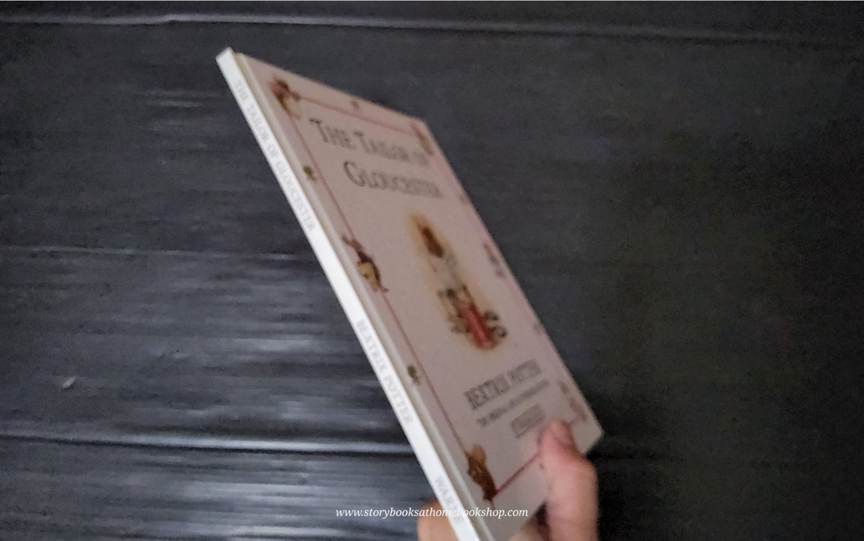 หนังสือนิทานปกแข็ง** 🍅🍓THE TAILOR OF GLOUCESTER BY BEATRIX POTTER