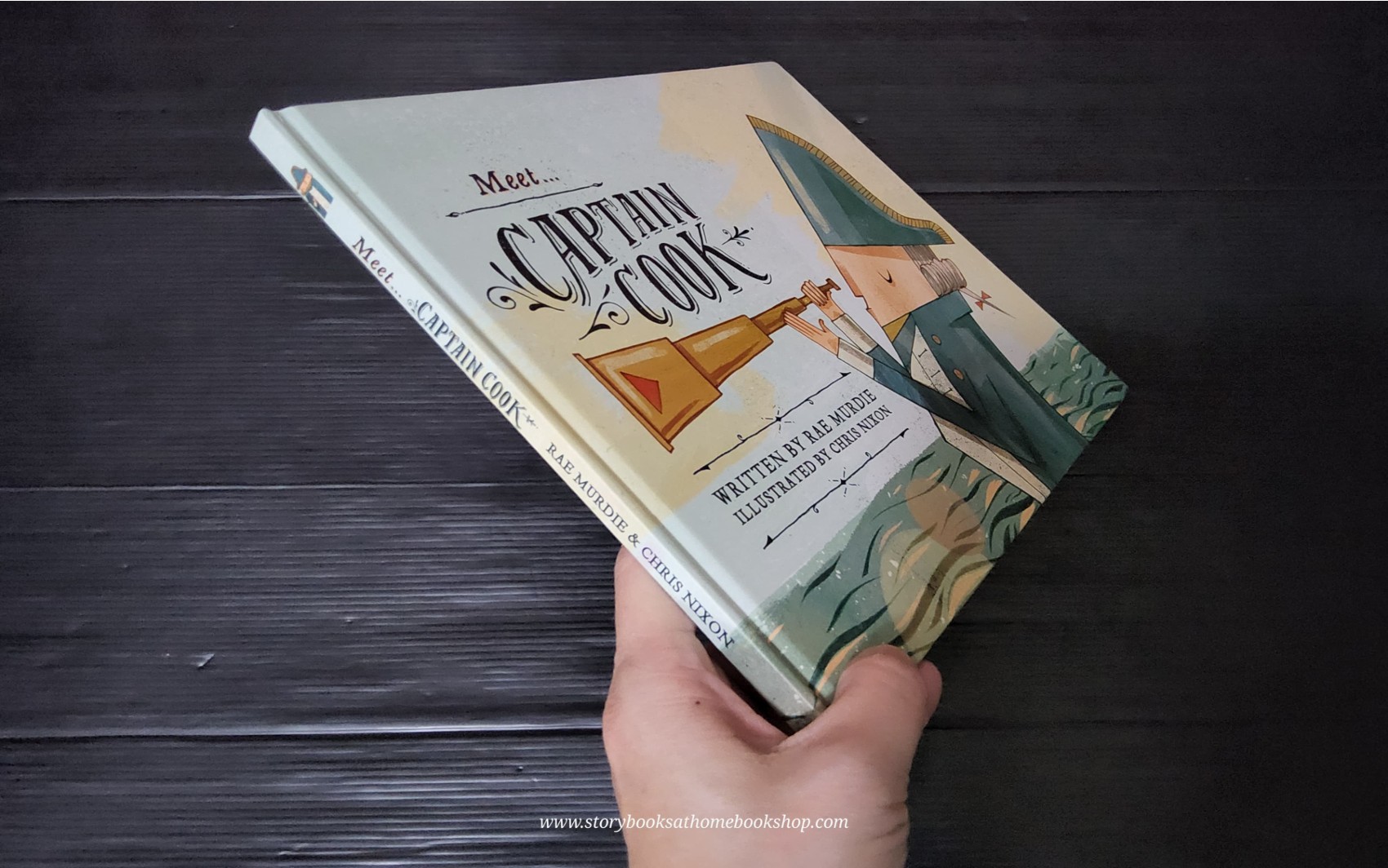 หนังสือนิทานปกแข็ง** 🍅🍓MEET CAPTAIN COOK BY RAE MURDIE